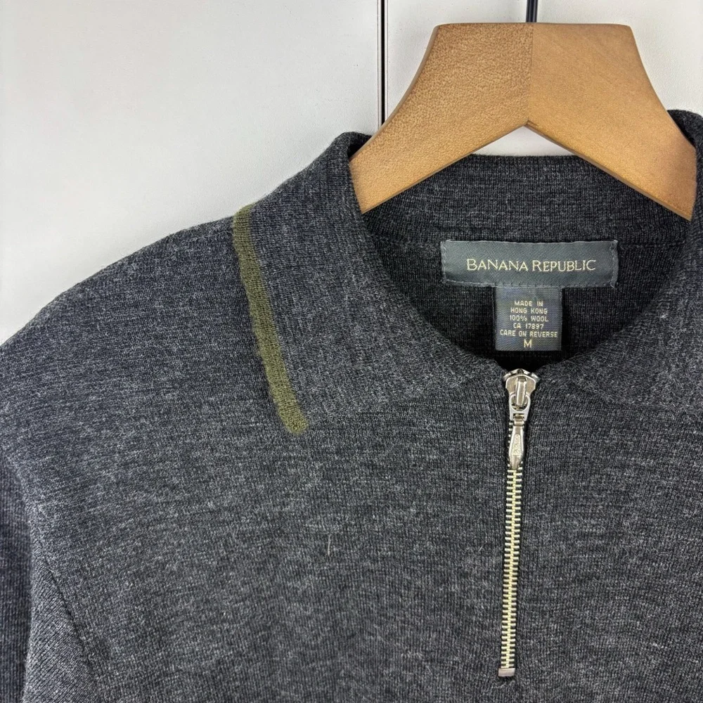 Banana Republic 100% Wool Vintage 1/4 Zip Sweater Charcoal Gray Green Trim Mens